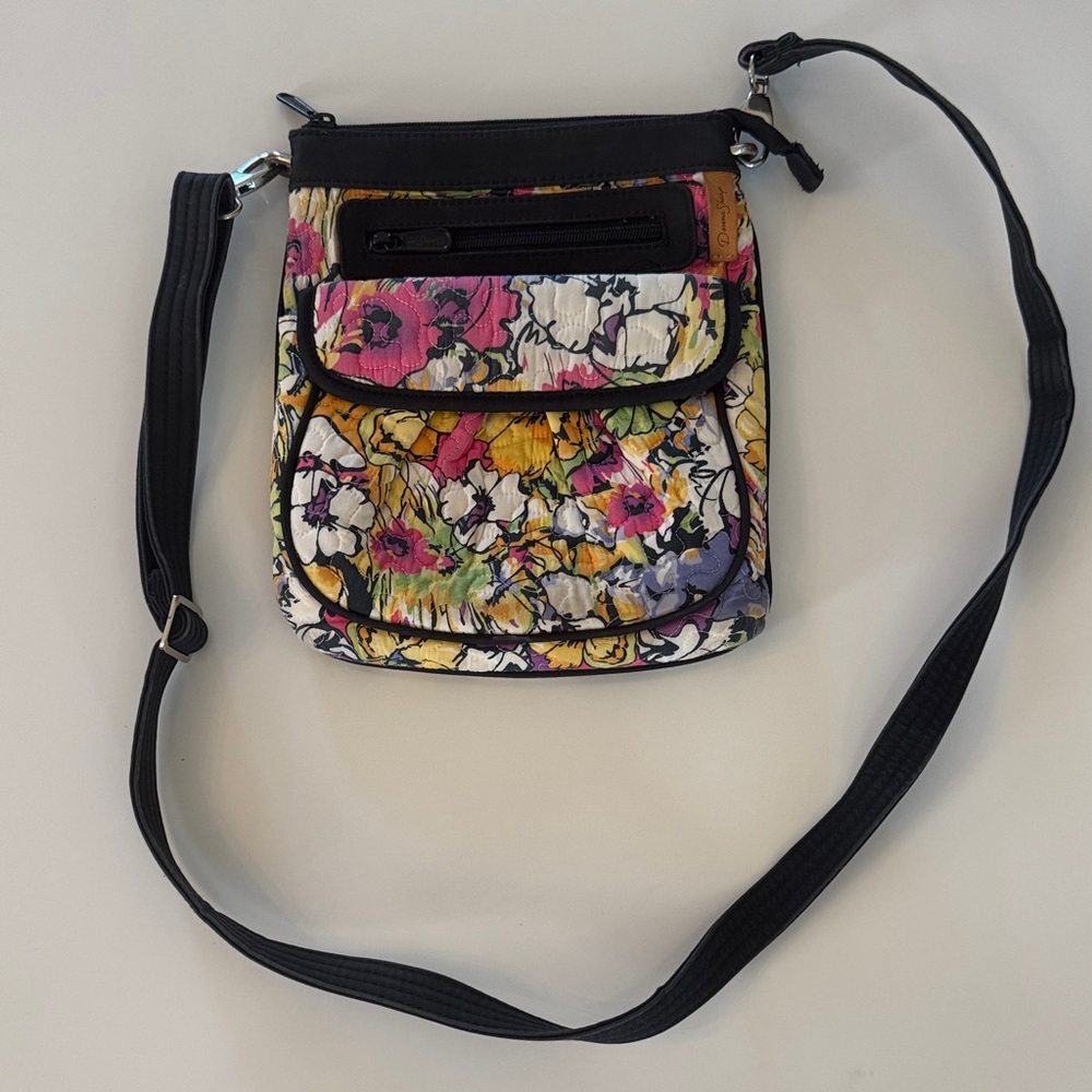Donna Sharp Quilted Crossbody Purse Floral Shoulder Bag Multicolor